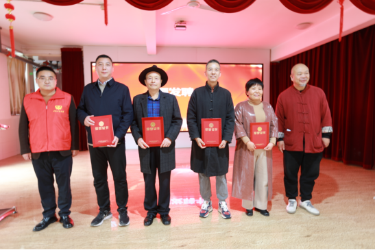 西安市心连心志愿者协会书画分会活动圆满落幕662.png